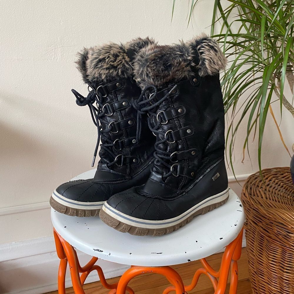 Women's Black Winter Boots with Faux Fur Trim Size 7